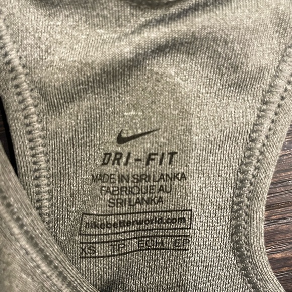 Grey XS Nike Dri Fit Gym Top - Picture 4 of 4